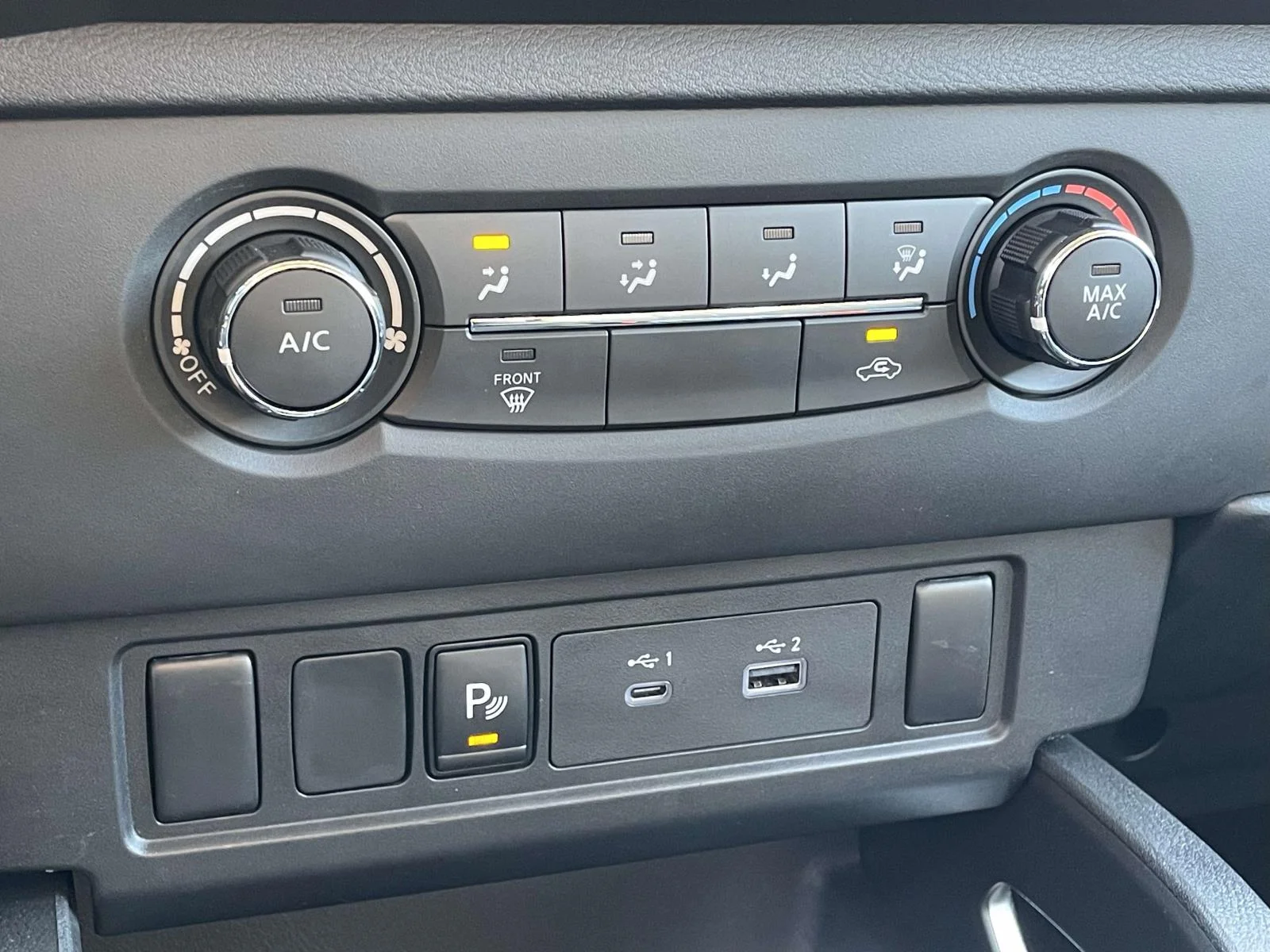 Used 2025 Super Black Nissan SV image 19