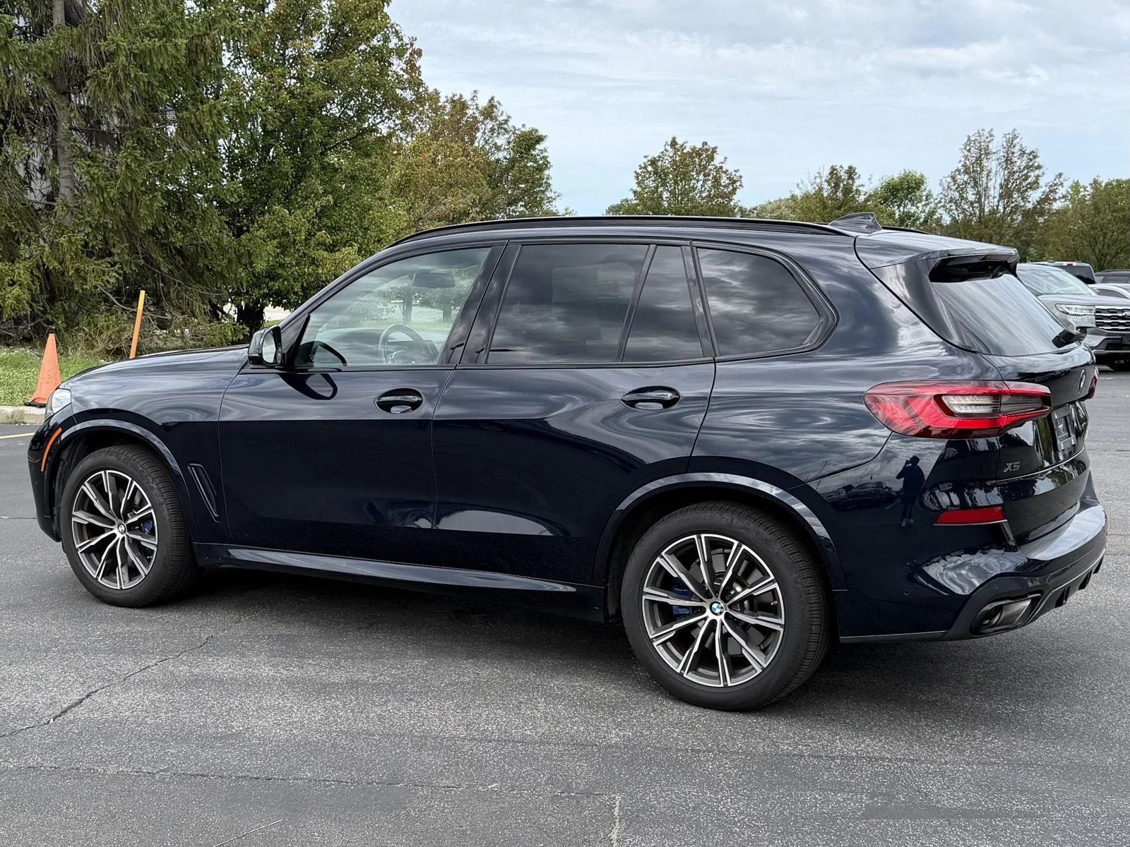 Used 2022 Carbon Black Metallic BMW M50i image 5