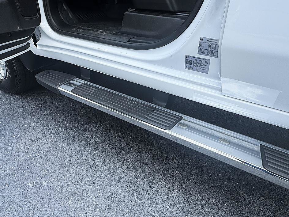 Used 2025 Summit White Chevrolet Work Truck image 23
