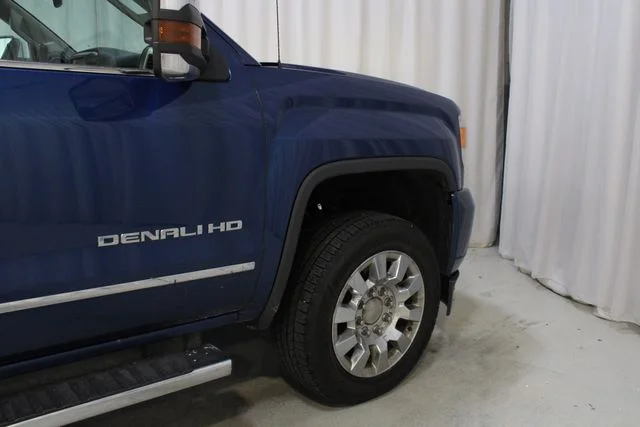 Used 2015 Blue GMC Denali image 27
