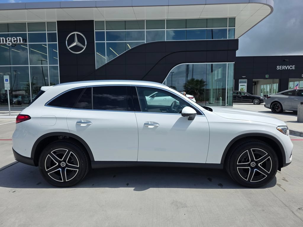 New 2026 Polar White Mercedes-Benz GLC 300 image 37