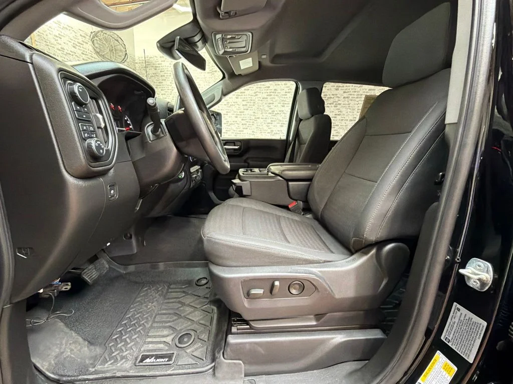 Used 2025 Black Chevrolet Custom image 22