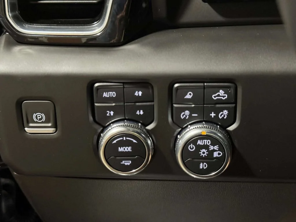 Used 2023 Onyx Black GMC Denali image 21