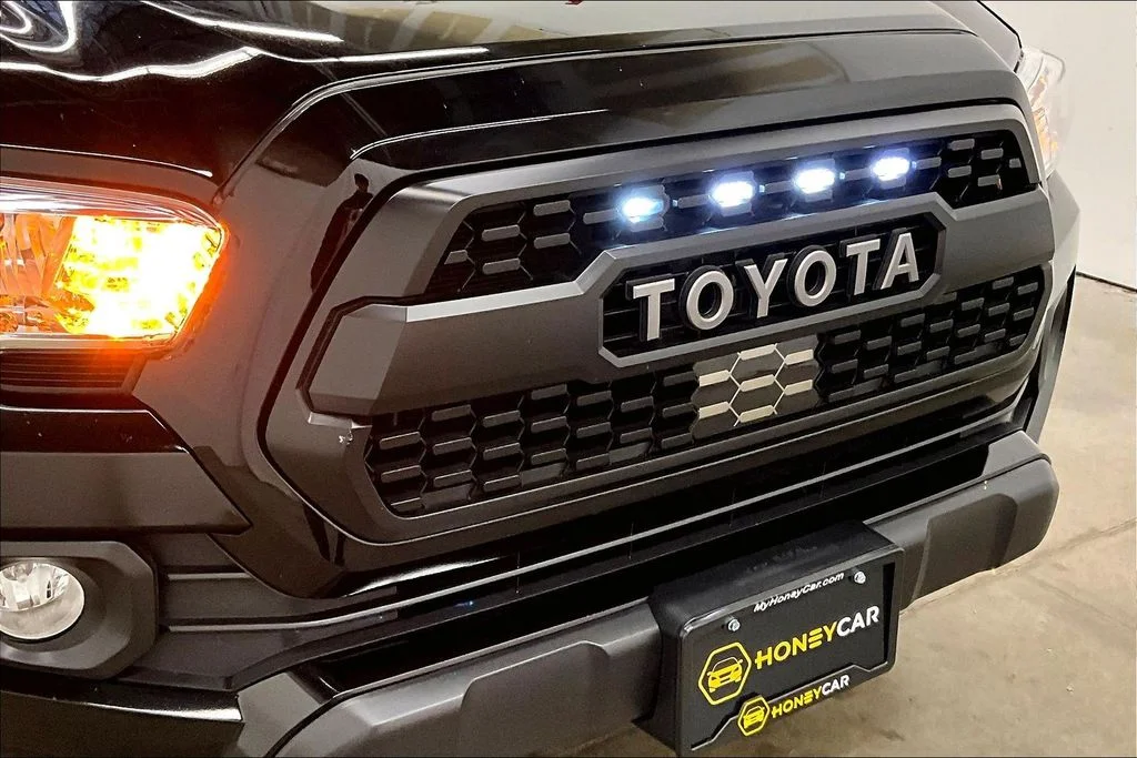 Used 2023 Black Toyota SR5 image 32