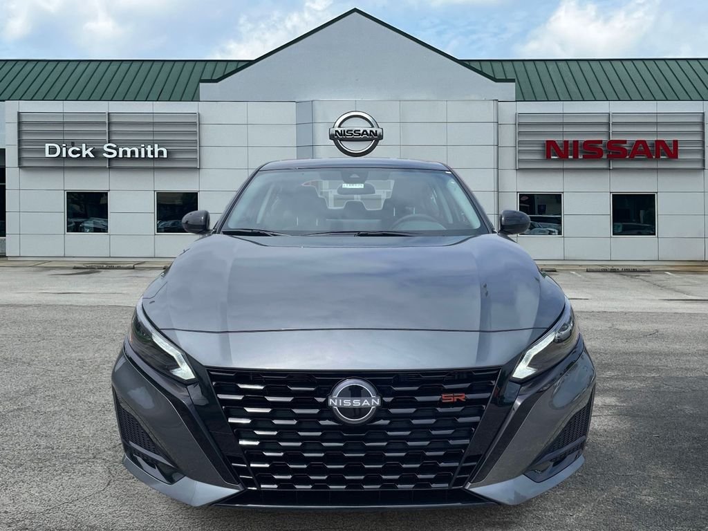 New 2026 Gun Metallic / Super Black Two-tone Nissan SR image 2