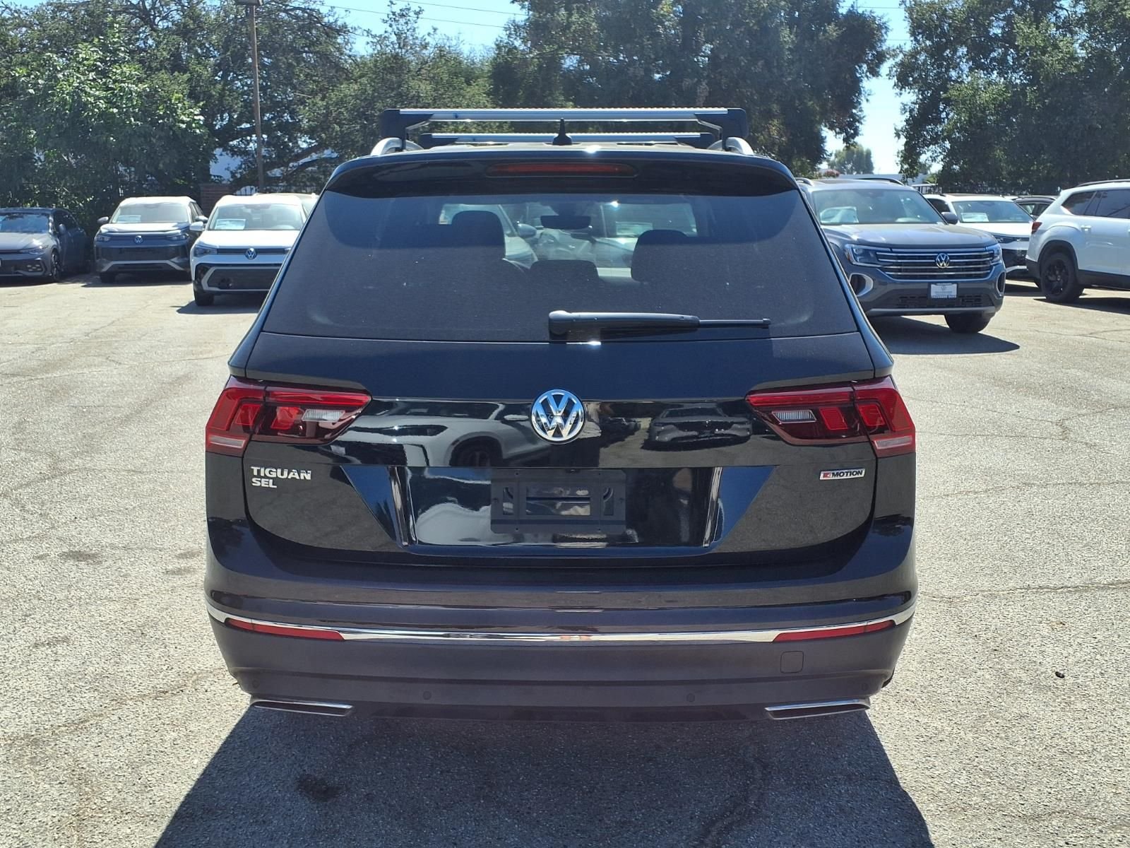 Used 2019 Black Volkswagen 2.0T SEL Premium image 6