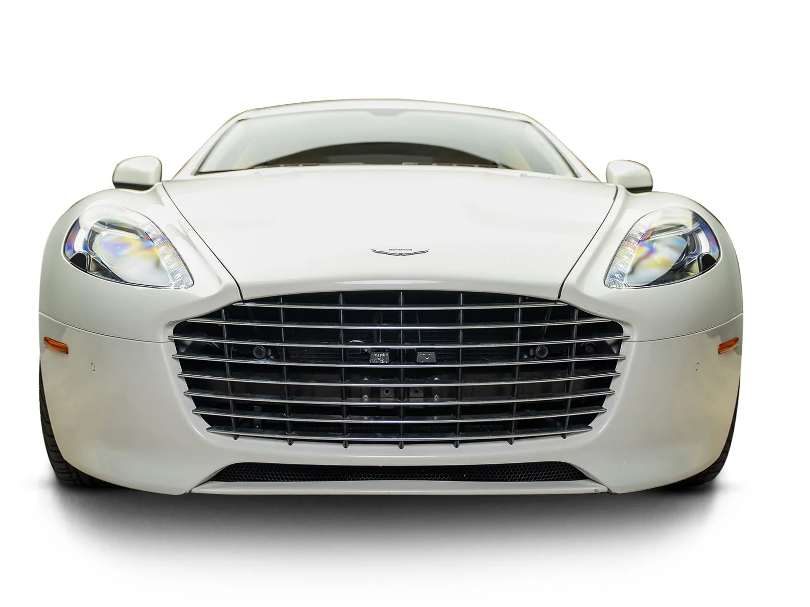 Used 2015 White Aston Martin Base image 8