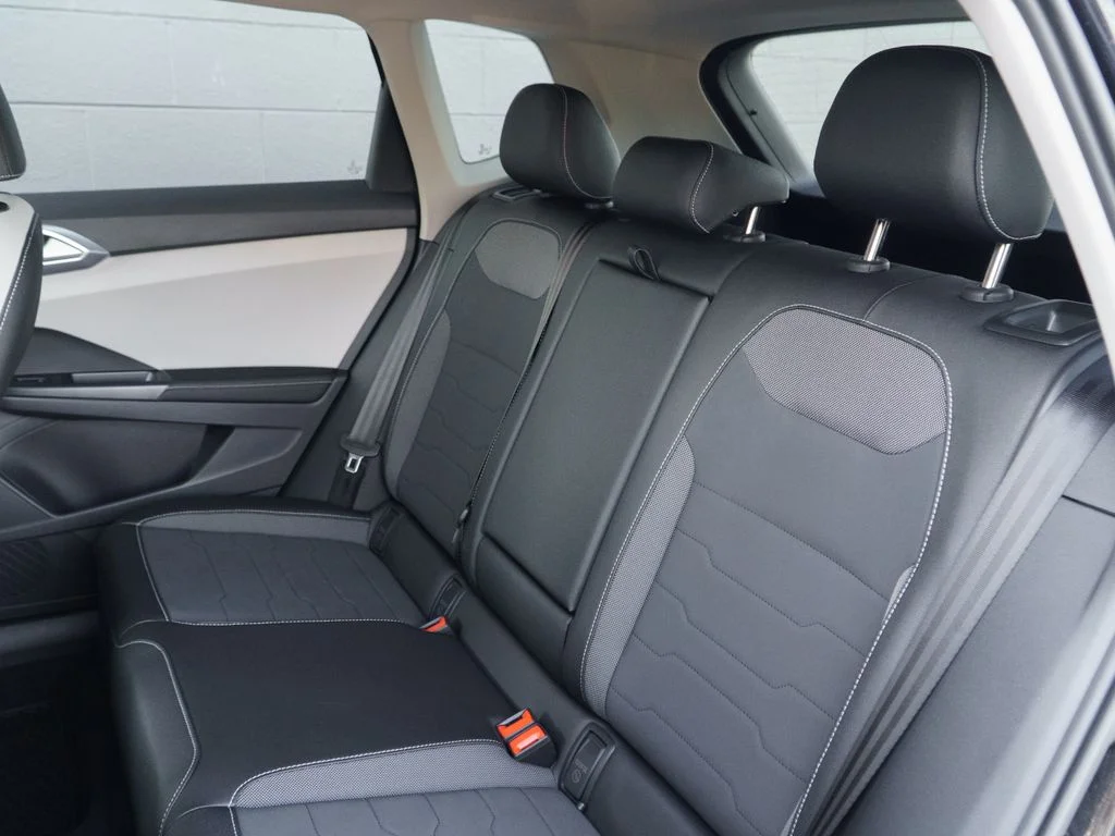 New 2026 Black Volkswagen 1.5T SE image 9