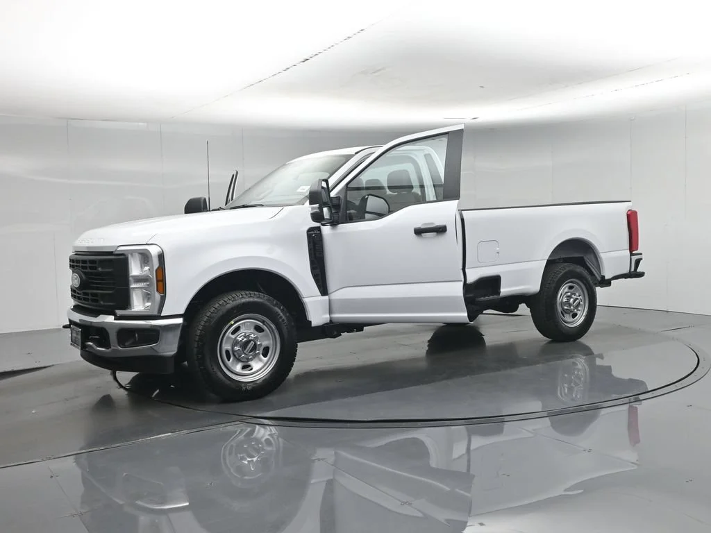 New 2027 Oxford White Ford XL image 6