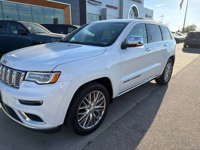 Used 2018 White Jeep Summit image 2