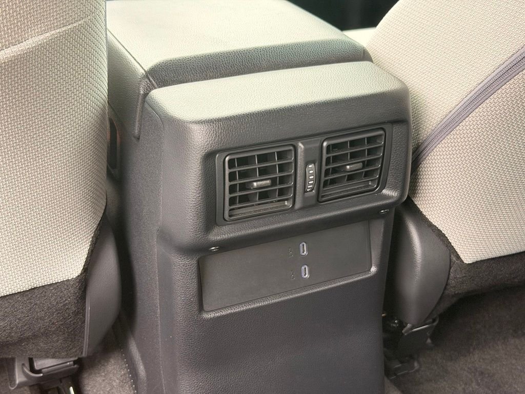 Used 2025  Toyota SR5 image 14
