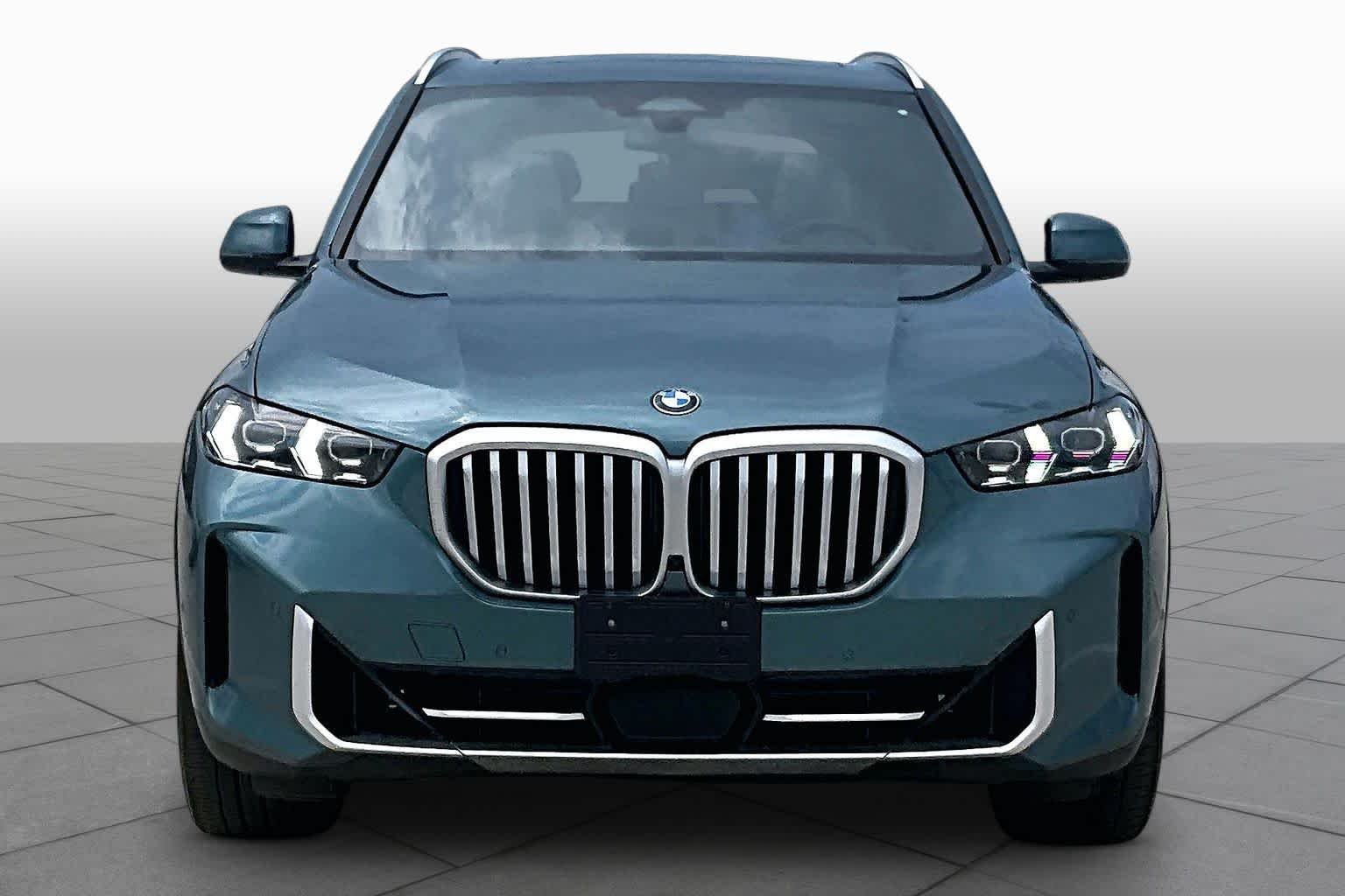Used 2025 Blue Ridge Mountain Metallic BMW sDrive40i image 3