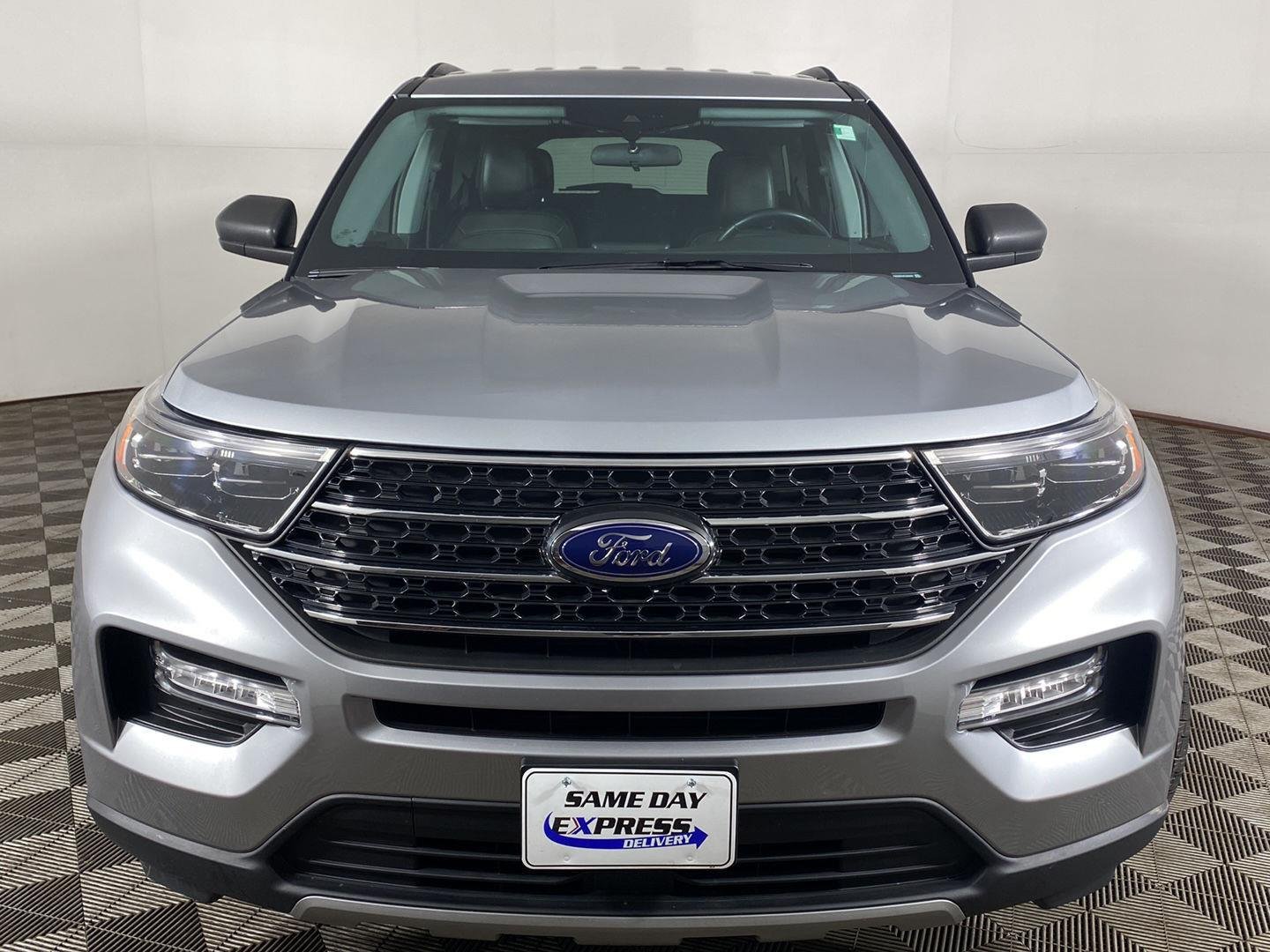 Used 2023 Silver Metallic Ford XLT image 23