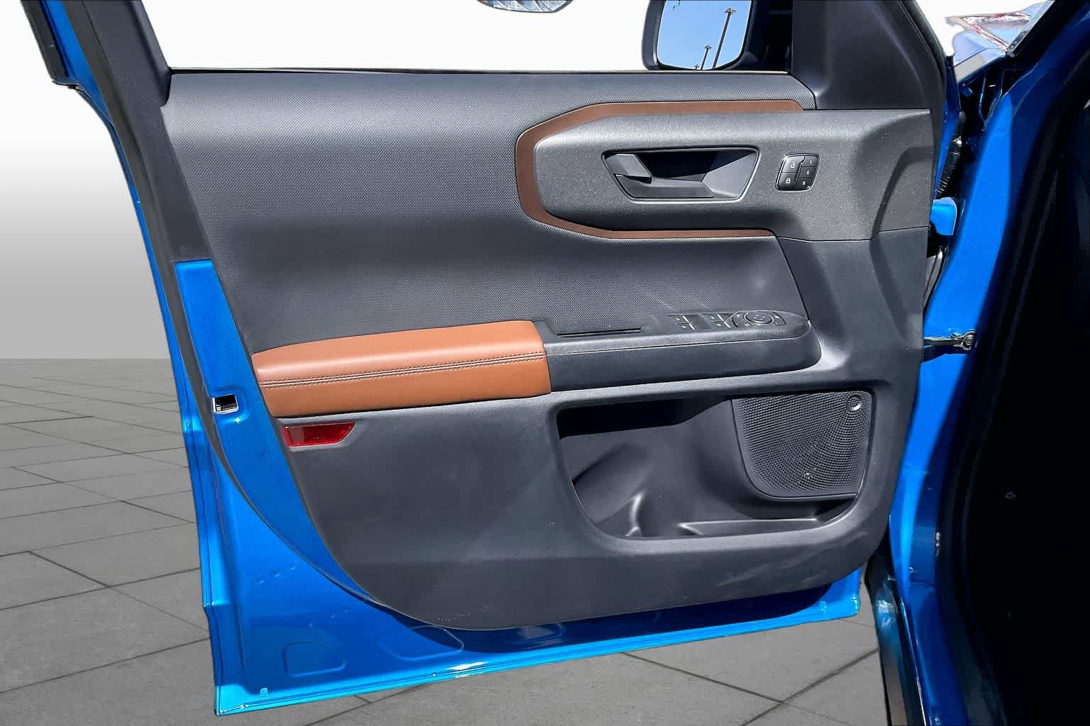 New 2026 Velocity Blue Metallic Ford Outer Banks® image 10