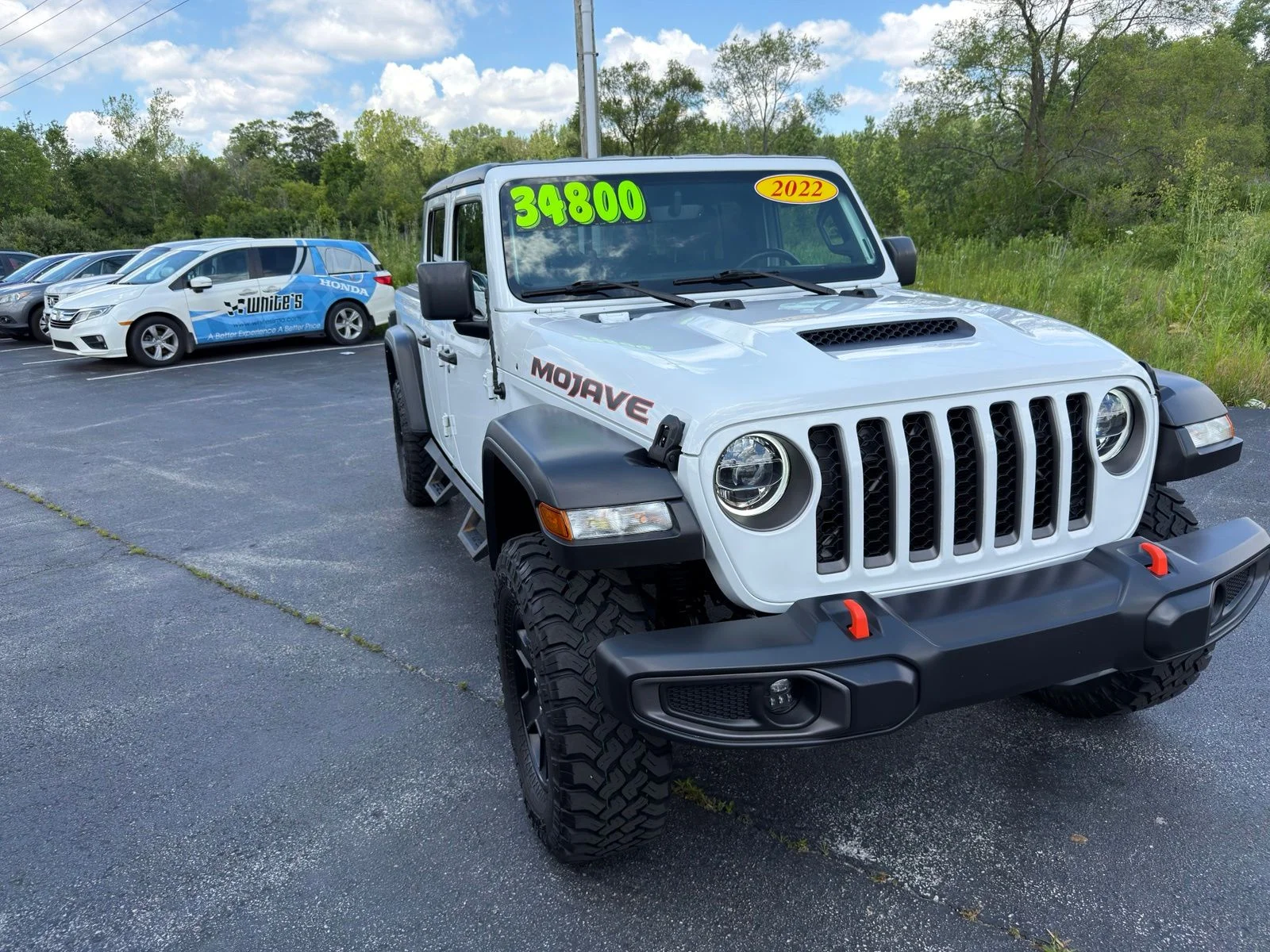 Used 2022 White Jeep Mojave image 9