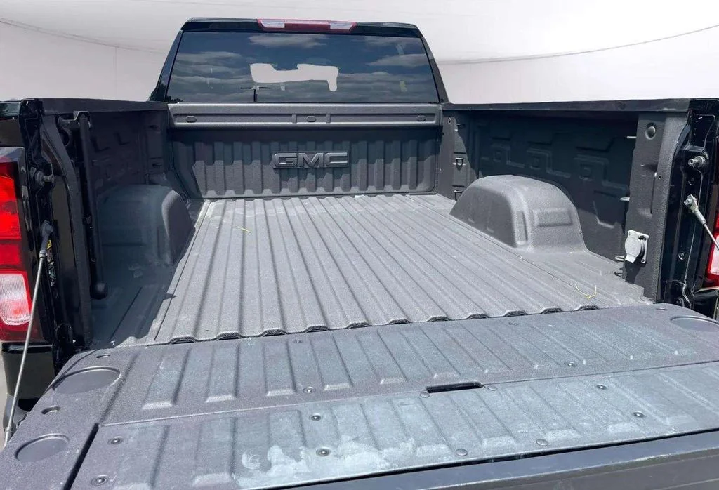 Used 2022 Onyx Black GMC Elevation image 17