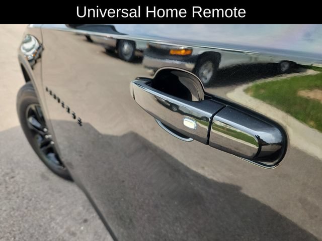 Used 2023 MOSAIC BLACK METALLIC Chevrolet LT Cloth image 20