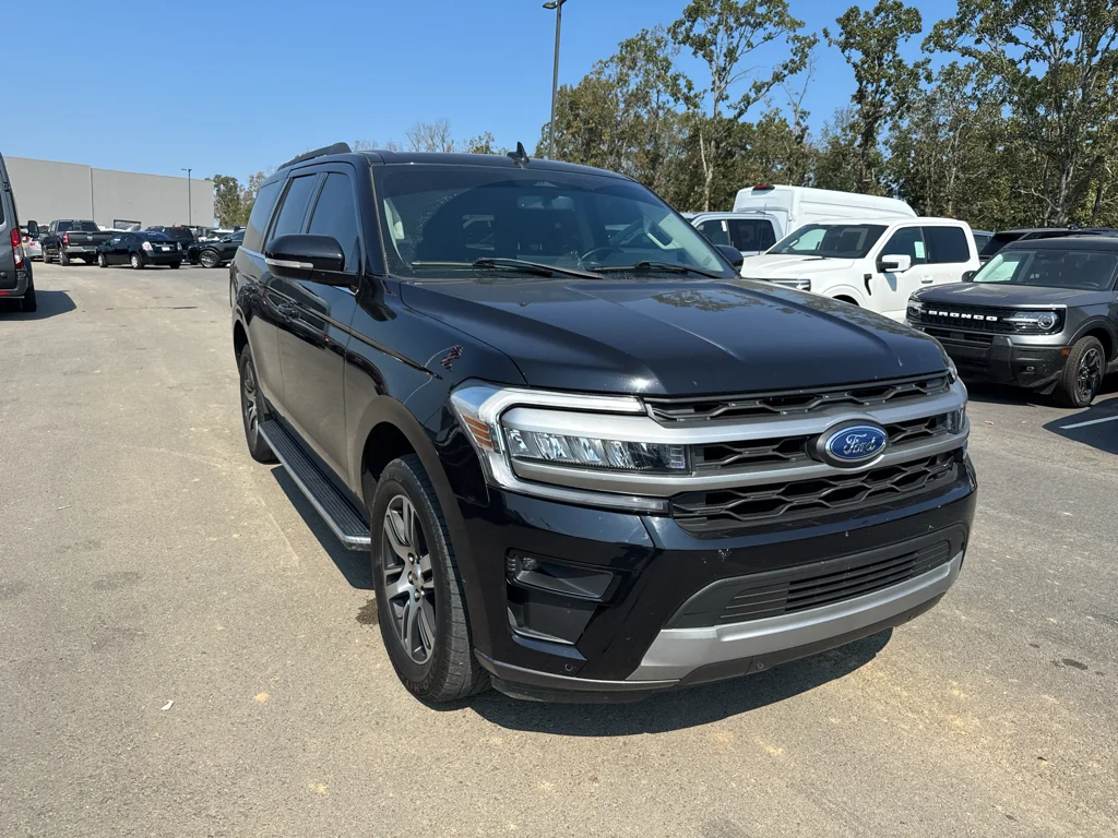Certified Used 2023 Agate Black Metallic Ford XLT image 3