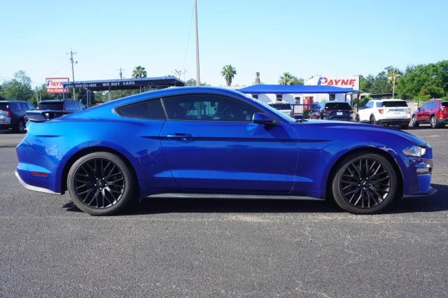 Used 2022 BLUE Ford GT image 4