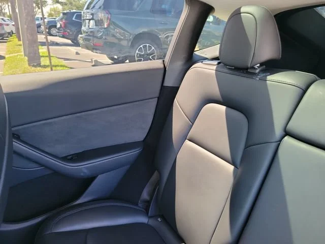 2023 Tesla Model Y Long Range - Photo 19