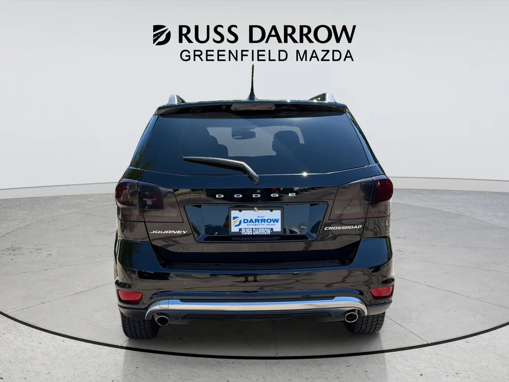 Used 2015 Black Dodge Crossroad image 4