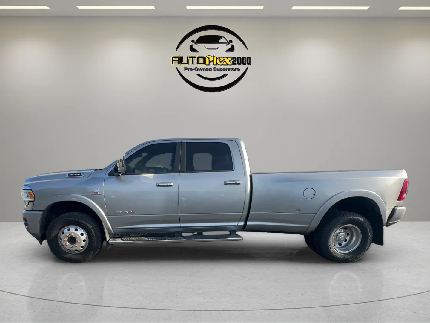 Used 2021 Silver Ram Laramie image 4