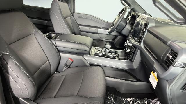 New 2026 Carbonized Gray Metallic Ford XLT image 49
