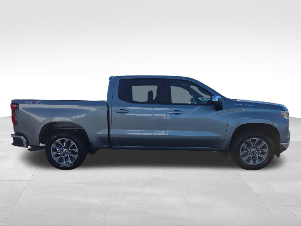 Used 2023 Gray Chevrolet LT image 6