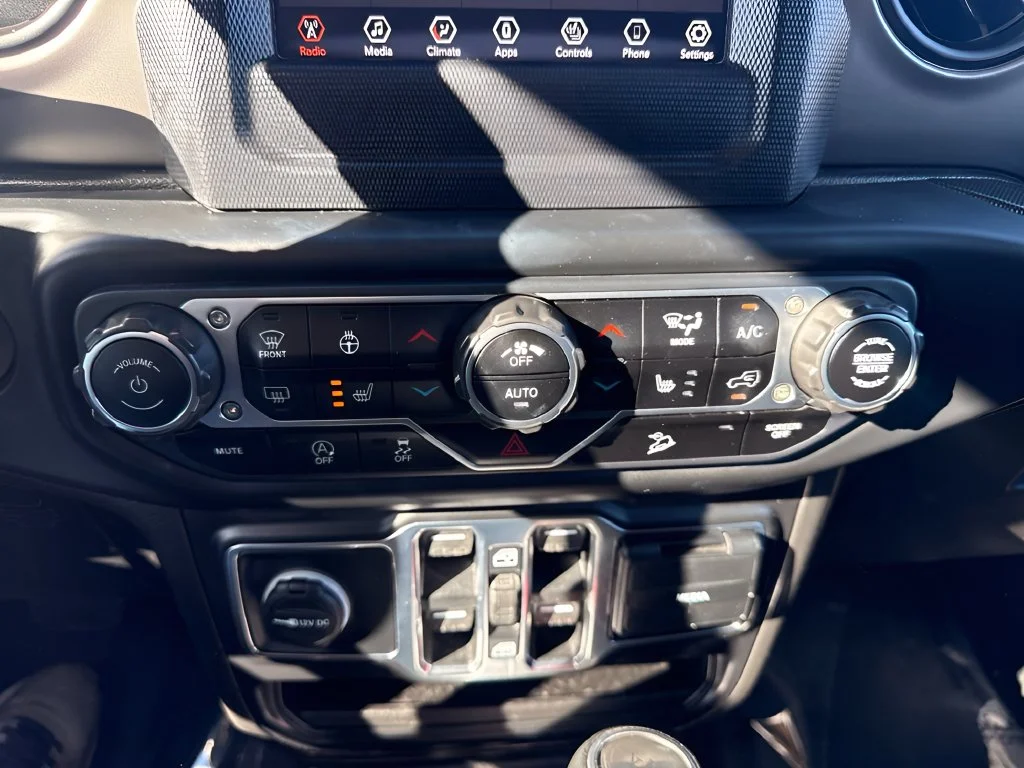 Used 2020 Yellow Jeep Unlimited Sport S image 17