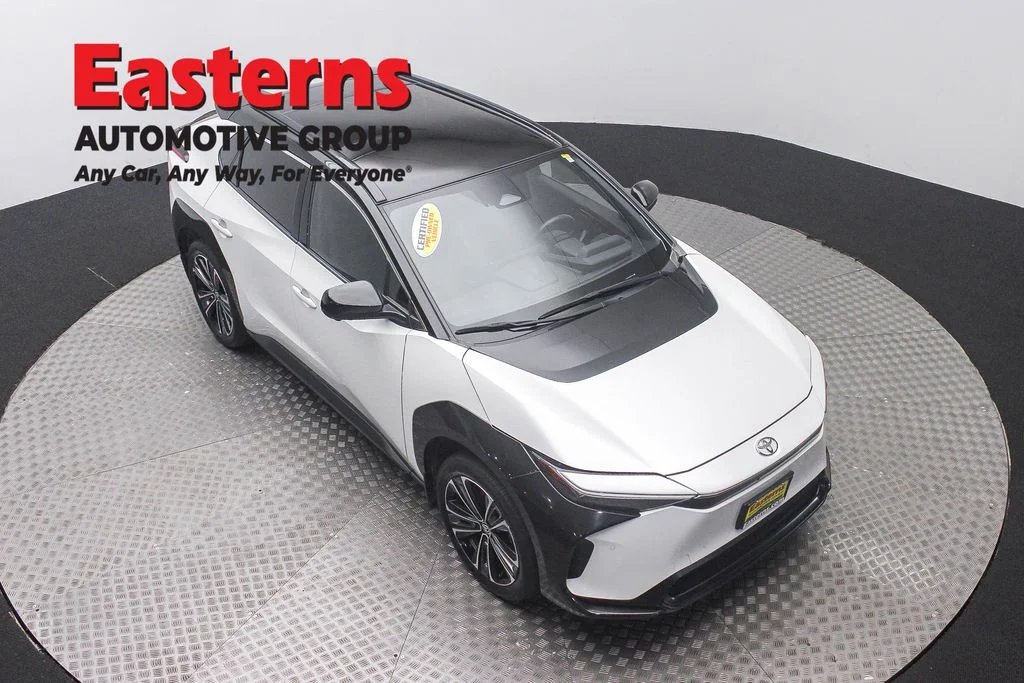 Used 2023 Beige Toyota Limited image 3
