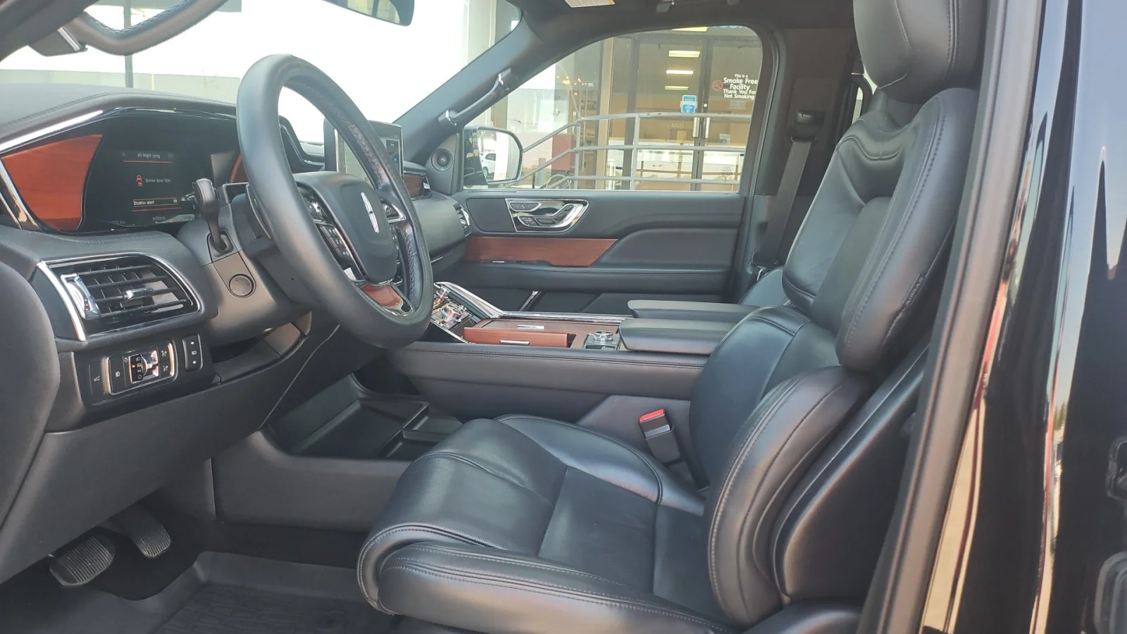 Used 2022 Black Lincoln Reserve 4WD image 10