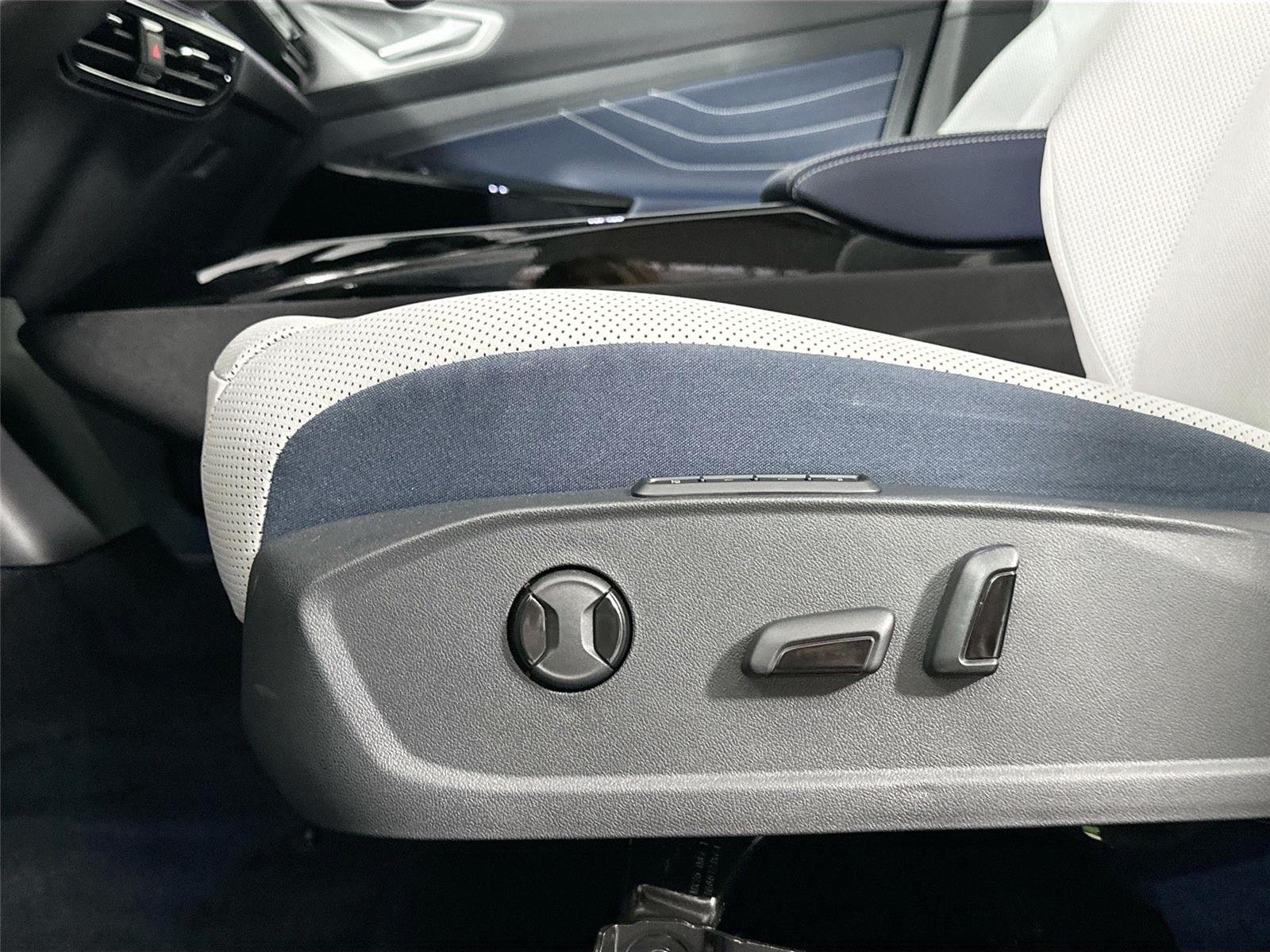 2025 Volkswagen ID.4 PRO S PLUS - Photo 13