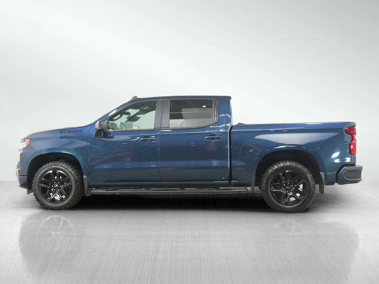 Used 2022 Chevrolet Silverado 1500 RST with VIN 1GCUDEET9NZ501378 for sale in Hopkins, Minnesota