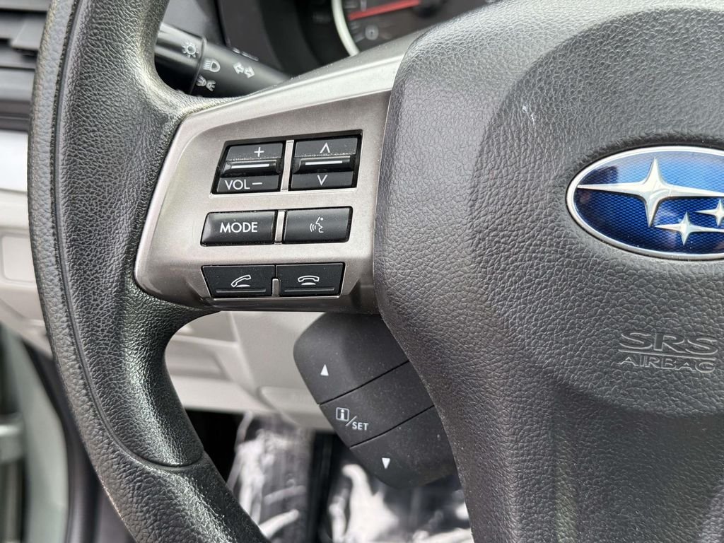 Used 2015 Green Metallic Subaru 2.5i Premium image 25