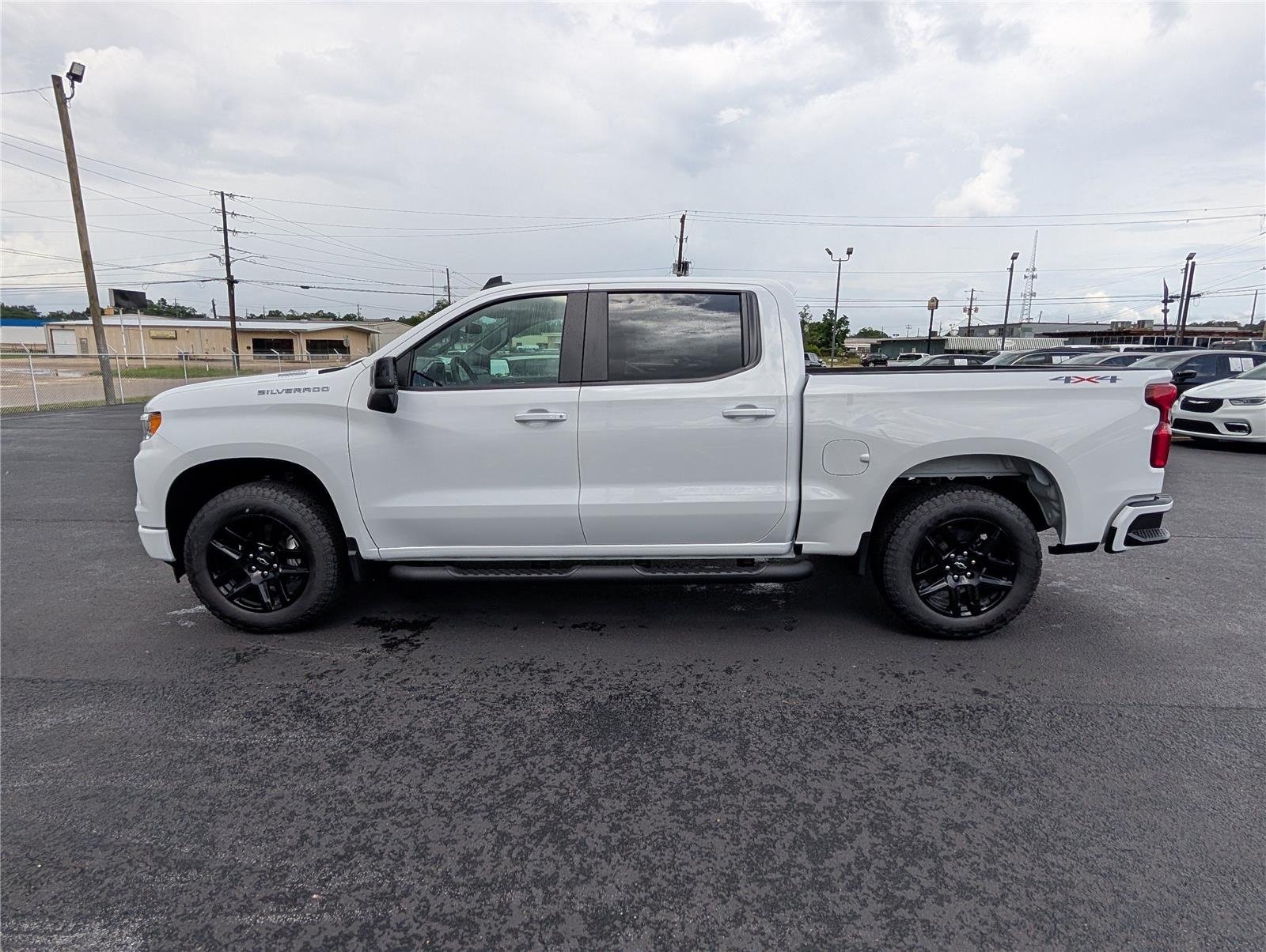 New 2026 Summit White Chevrolet RST image 5