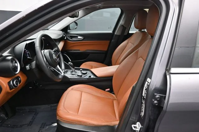 Used 2019 Gray Alfa Romeo Base image 12