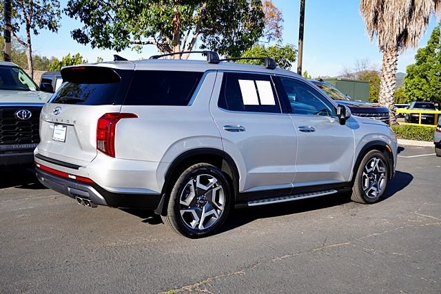 Used 2025 Silver Hyundai SEL Premium image 7