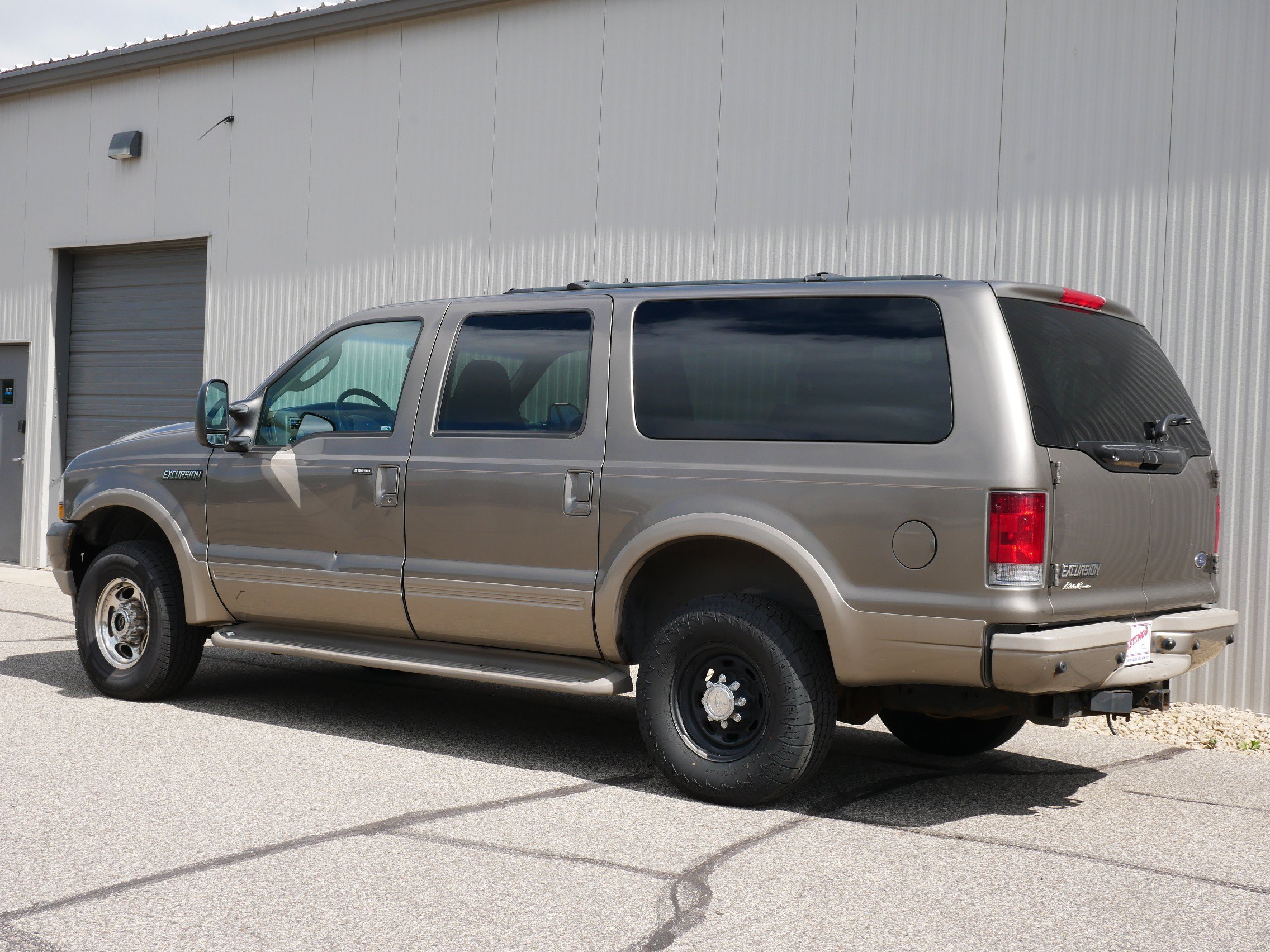 Used 2003 Green Ford Eddie Bauer image 3