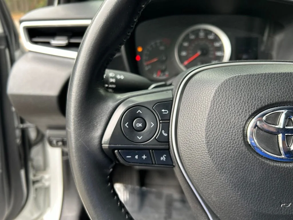 Used 2022 White Toyota SE image 21