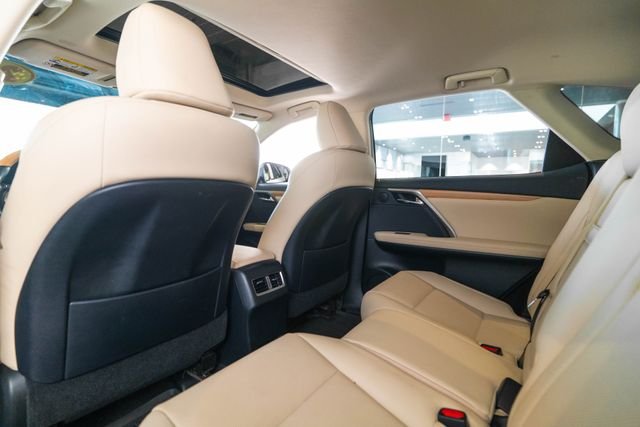Used 2022 White Lexus 350L image 13