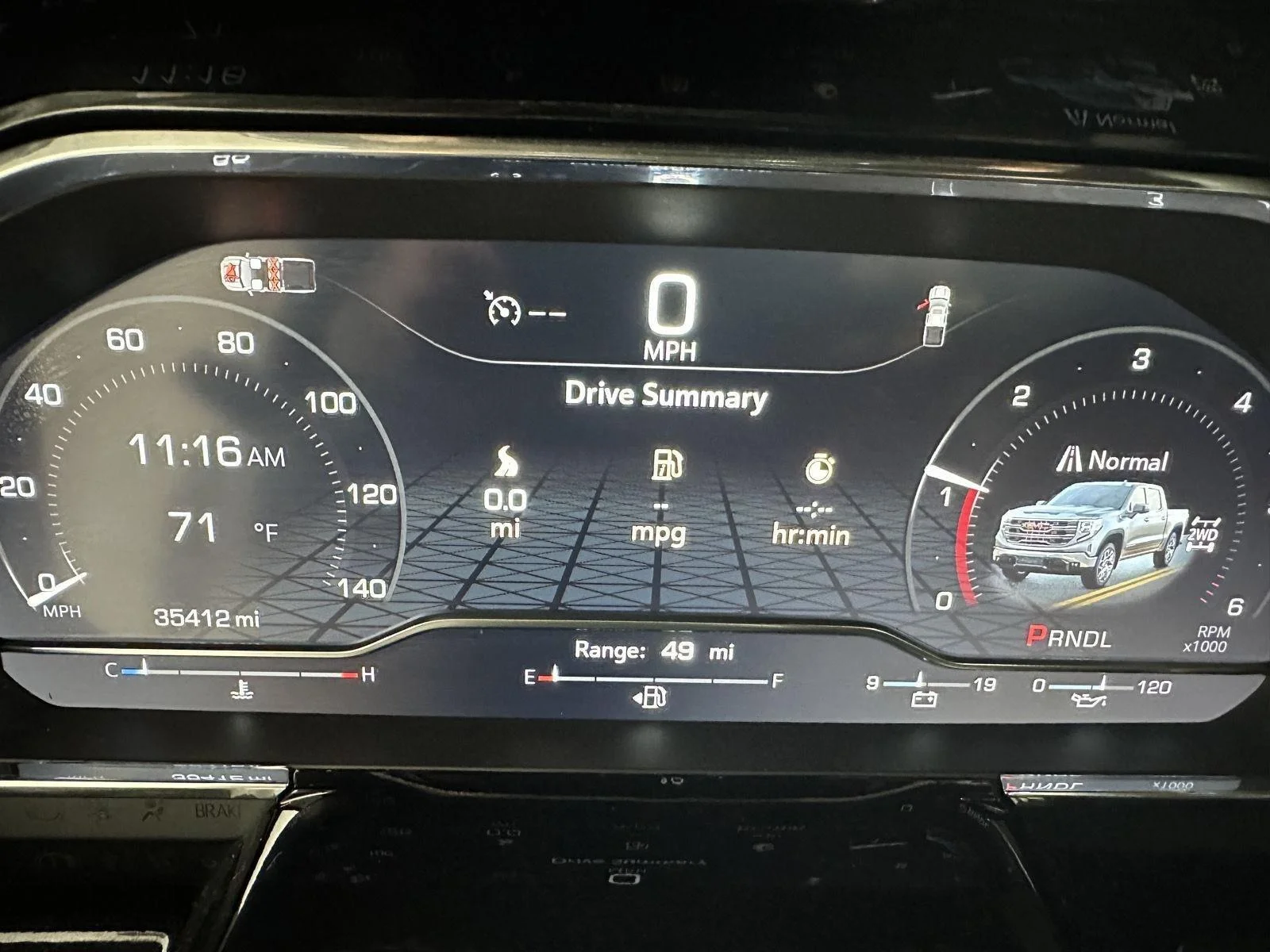 Used 2024 Summit White GMC Elevation image 10