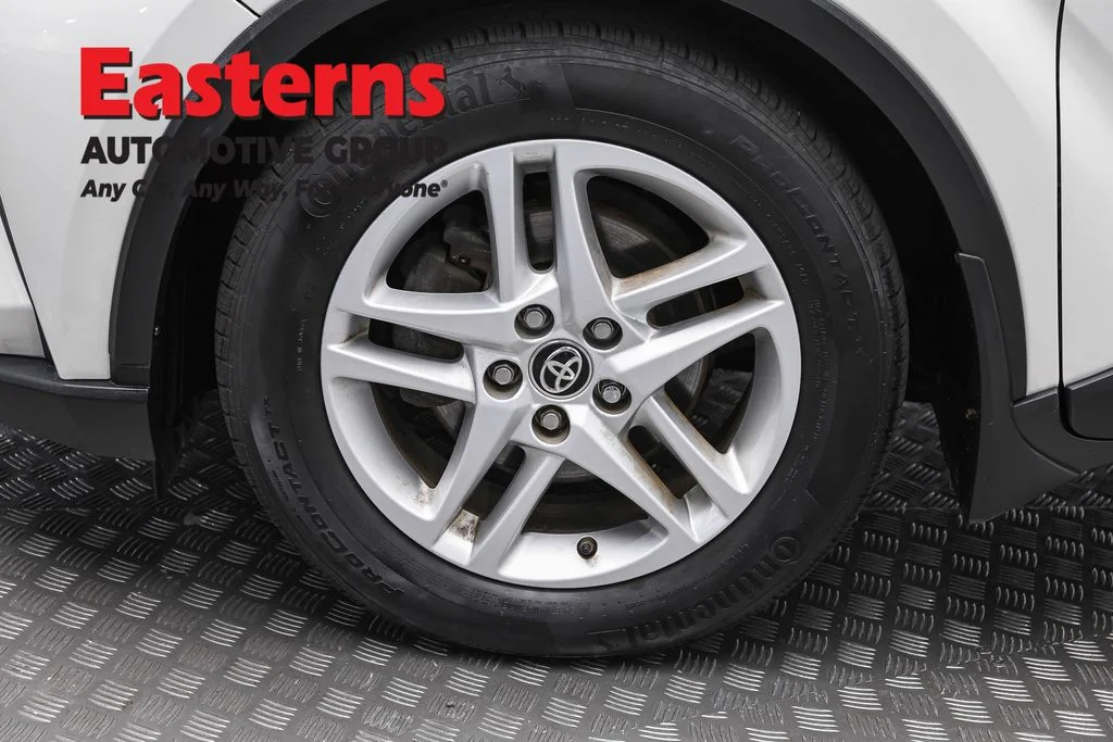Used 2021 White Toyota LE image 31