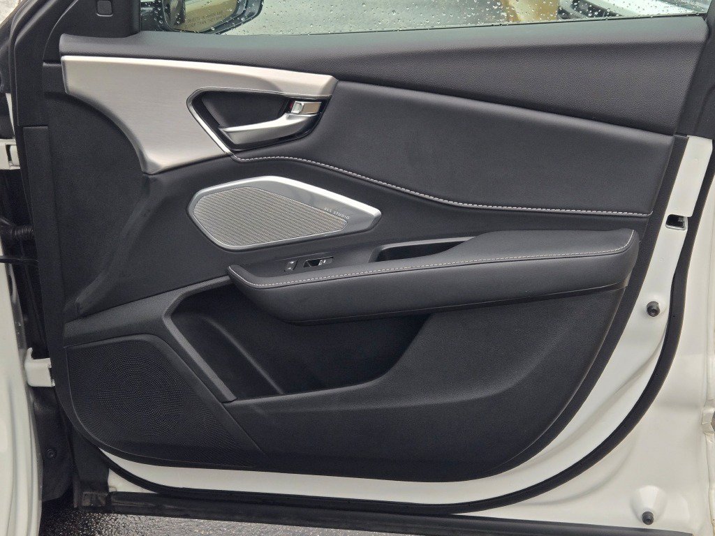 Used 2024 Platinum White Acura Technology Package image 4