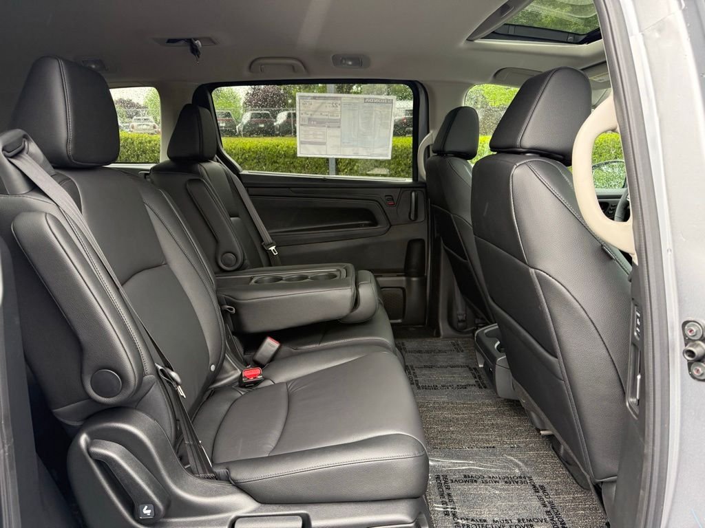 Used 2026 Silver Metallic Honda EX-L image 19