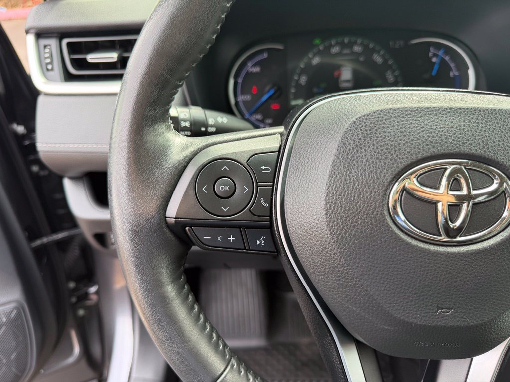 Used 2023 Magnetic Gray Metallic/Midnight Black Metallic Toyota XLE Premium image 16