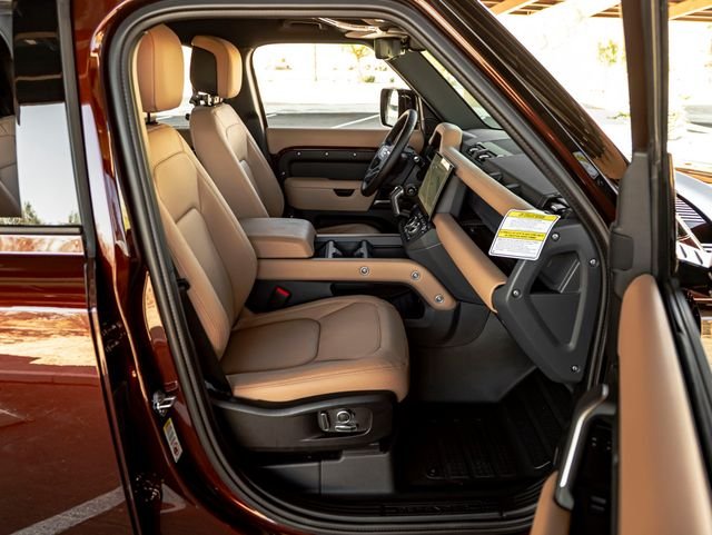 New 2026 Sedona Red Land Rover S image 31