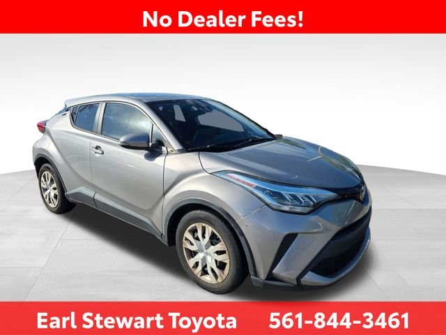 Used 2020 Silver Toyota LE image 3