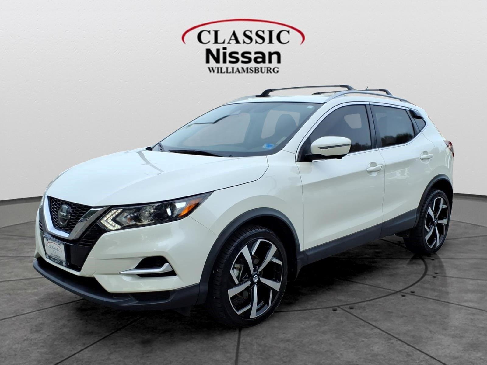 Used 2021 Pearl White Tricoat Nissan SL image 1