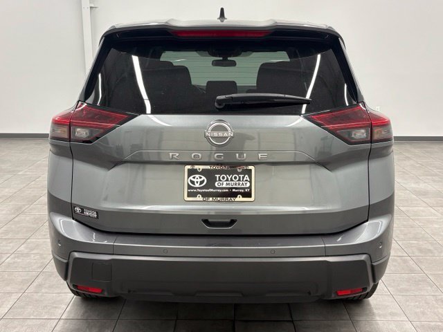 Used 2024 Gray Nissan S image 3