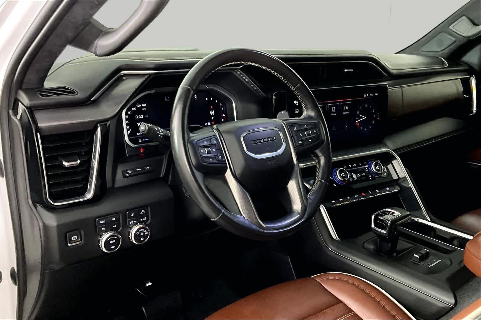 Used 2022 White Frost Tricoat GMC Denali Ultimate image 16